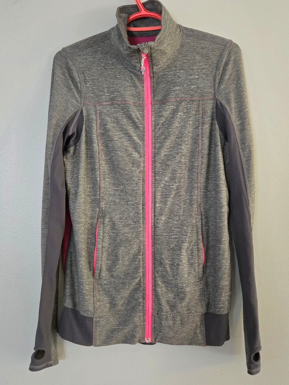 Lululemon Size Medium Grey Stretch Fleece w Pink Mesh Back Tadasana Full Zip Sz8